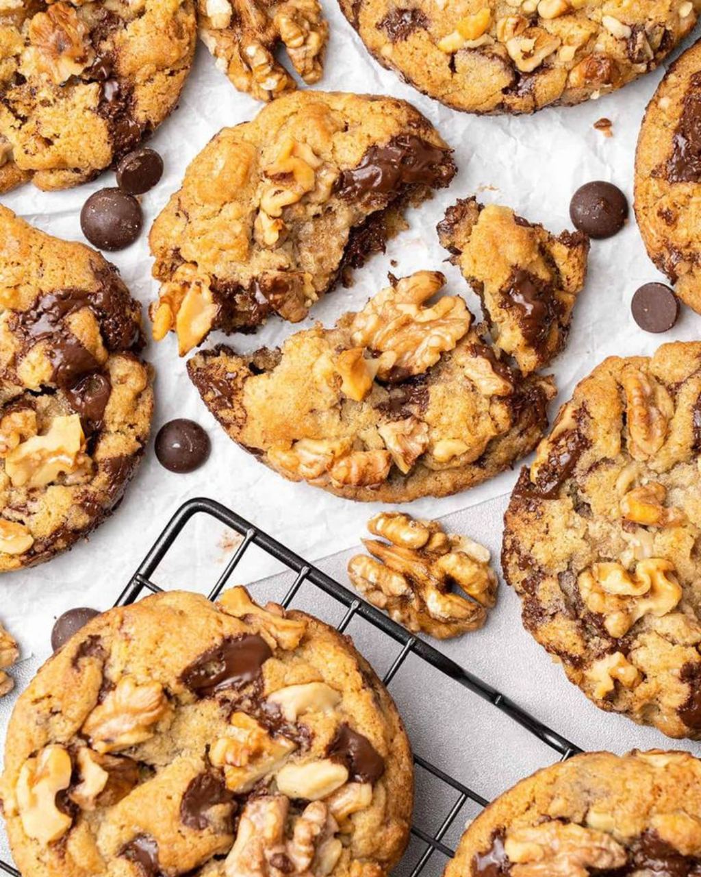 Toasted Walnut Crunch Red Velvet Cookie (70gm)